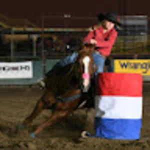 Meet your Posher, Danika